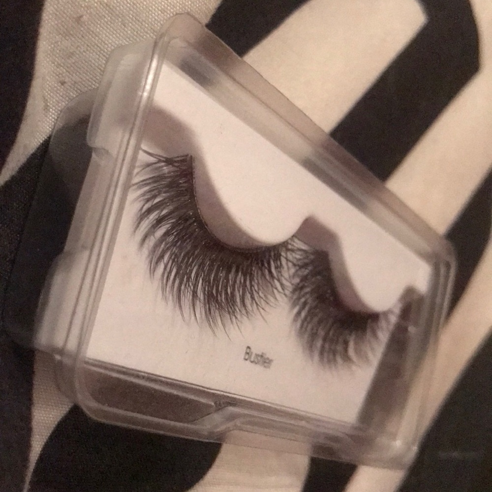 Never worn false eyelashes